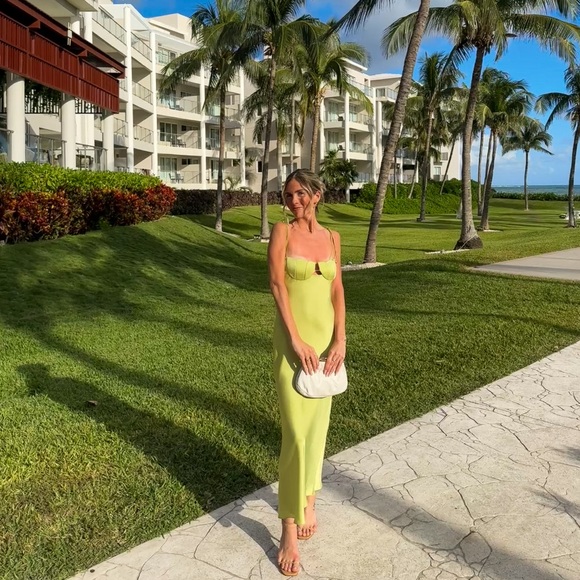 Anna October Tulip Midi Dress in Kiwi - Picture 2 of 3